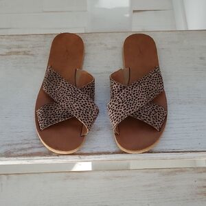 Universal Thread Brown Leopard Slide Sandals